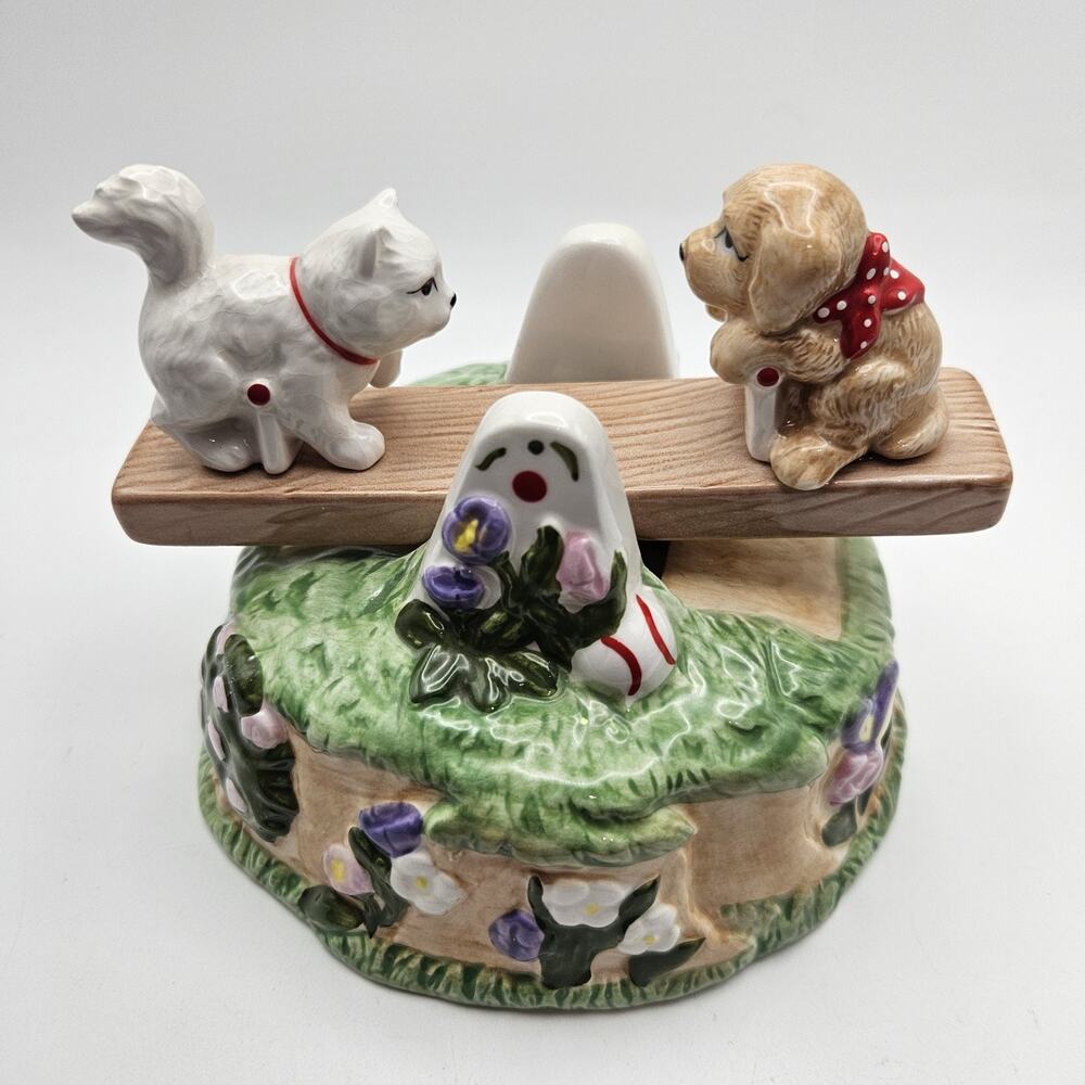 San Francisco 1996 VNTG Music Box Company Kitten Puppy Mini Seesaw Motion Works